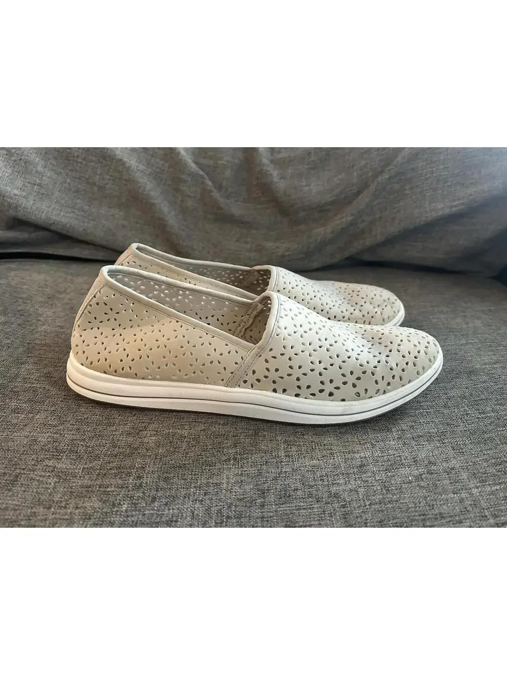Clarks Cloudsteppers Breeze Emily Womens 10 Taupe Slip On Sneakers